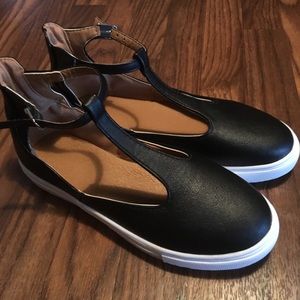 T Strap Buckle Sneakers-Unbranded